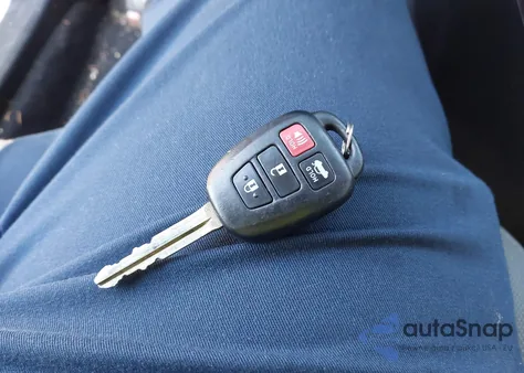 2016 Toyota Corolla Le z USA, uszkodzony, nr VIN 2T1BURHE0GC694223